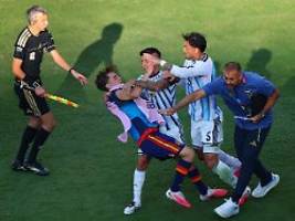 Emotionen, Provokationen, Fouls : Immer wieder Ärger: Argentiniens fiese Fußball-Künste haben Tradition 